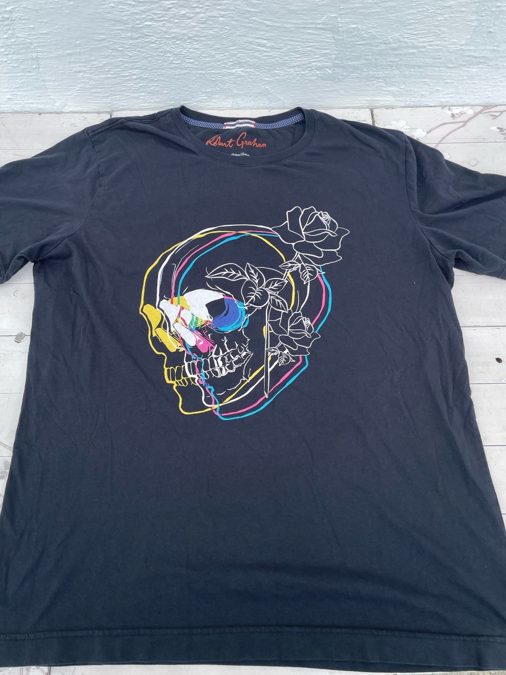 Robert Graham Black Short-Sleeve Graphic Skull Tee with Multicolor Accents